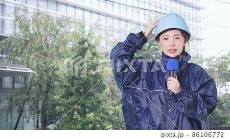 災害中継　気象予報士 86106772