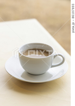 香りが良い温かいカフェオレ 香りが良い温かいカフェオレ 86107893