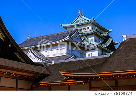 朝の名古屋城天守と本丸御殿 愛知県名古屋市 朝の名古屋城天守と本丸御殿 愛知県名古屋市 86109874