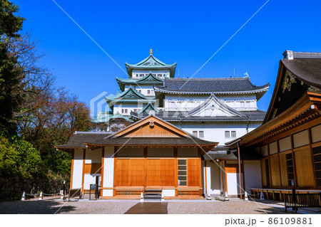 朝の名古屋城天守と本丸御殿 愛知県名古屋市 朝の名古屋城天守と本丸御殿 愛知県名古屋市 86109881