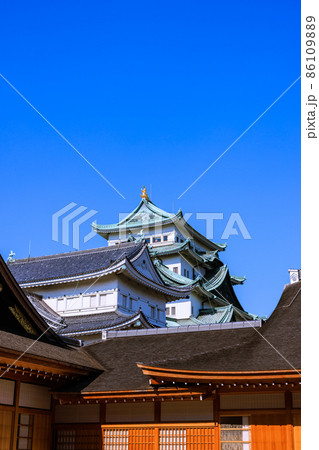 朝の名古屋城天守と本丸御殿 愛知県名古屋市 朝の名古屋城天守と本丸御殿 愛知県名古屋市 86109889