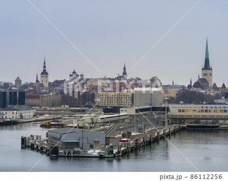 エストニア タリン港・タリン旧市街 / Tallinn, Estonia 86112256