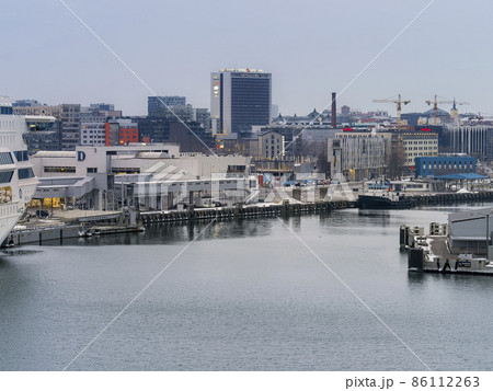 エストニア タリン港・タリン新市街 / Tallinn, Estonia 86112263