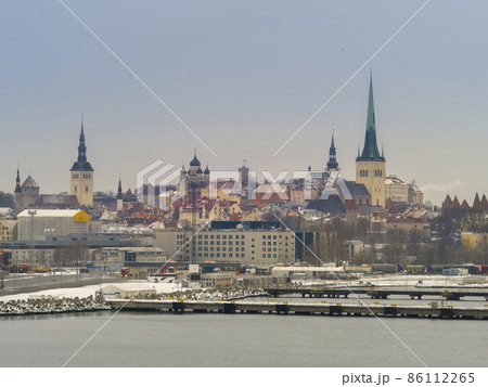 エストニア タリン旧市街遠景 / Tallinn, Estonia 86112265