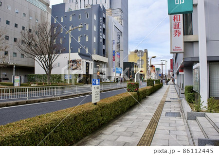冬の JR 山陰線 松江駅前通り 冬の JR 山陰線 松江駅前通り 86112445