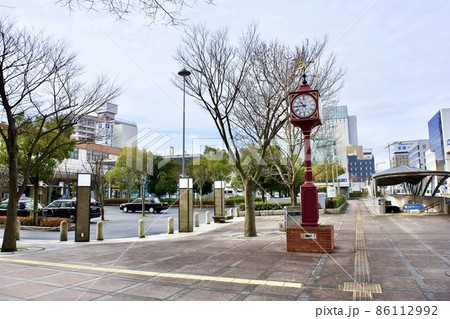 冬の JR 山陰線 松江駅前通り 冬の JR 山陰線 松江駅前通り 86112992
