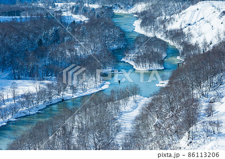 冬の夕張川 86113206