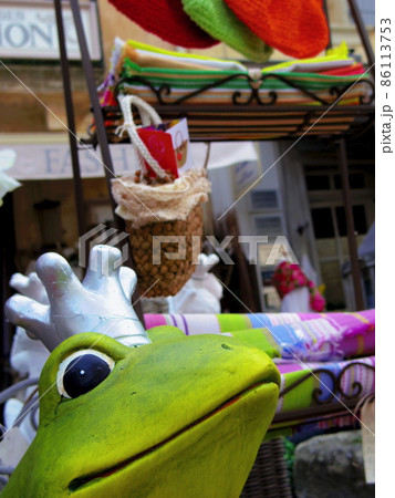 フランスの土産屋にて 86113753