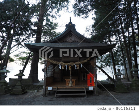 湯布院 金鱗湖の天祖神社 湯布院 金鱗湖の天祖神社 86116311