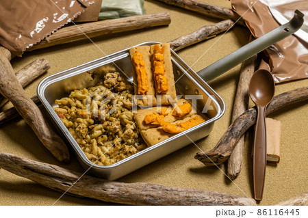 ミリタリーフード　 military food set for outdoor survival  86116445