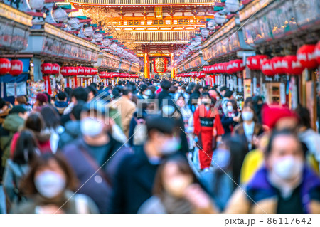 日本の東京都市景観 初5万人超全国5日連続最多・東京1万人超4日連続最多…＝22日、浅草寺 86117642