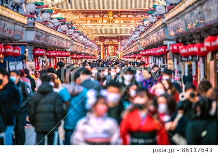 日本の東京都市景観 初5万人超全国5日連続最多・東京1万人超4日連続最多…＝22日、浅草寺 86117643