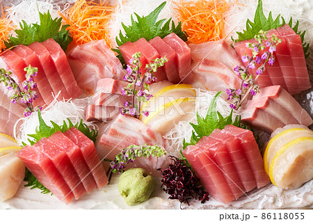 刺身4種盛り合わせ(メバチ鮪、鰤、鯛、帆立) 刺身4種盛り合わせ(メバチ鮪、鰤、鯛、帆立) 86118055