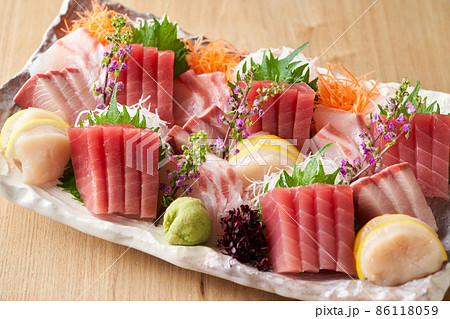 刺身4種盛り合わせ(メバチ鮪、鰤、鯛、帆立) 刺身4種盛り合わせ(メバチ鮪、鰤、鯛、帆立) 86118059