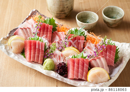 刺身4種盛り合わせ（メバチ鮪、鰤、鯛、帆立） 86118063