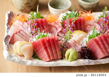 刺身4種盛り合わせ（メバチ鮪、鰤、鯛、帆立） 86118064
