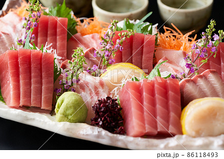 刺身4種盛り合わせ（メバチ鮪、鰤、鯛、帆立） 86118493