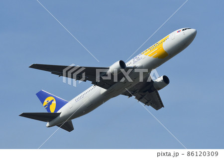 MIATモンゴル航空の旅客機 B767-300ER MIATモンゴル航空の旅客機 B767-300ER 86120309
