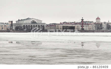 Saint Petersburg, old Stock Exchange building. St.Petersburg Saint Petersburg, old Stock Exchange building. St.Petersburg 86120409