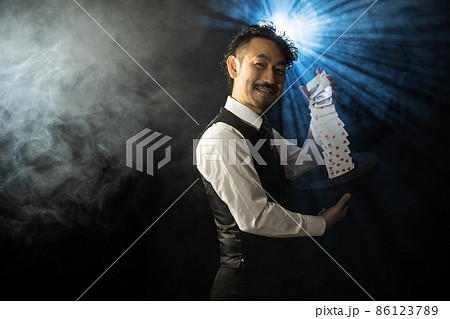 髭のマジシャン 髭のマジシャン 86123789