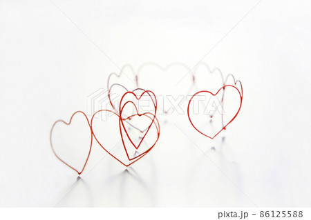 赤いハート 　ハート　愛　こころ 86125588