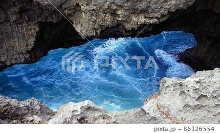 沖永良部島・フーチャ(潮吹き洞窟) 沖永良部島・フーチャ(潮吹き洞窟) 86126554