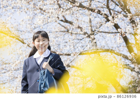 新中学生　小学校卒業　入学イメージ 86126936