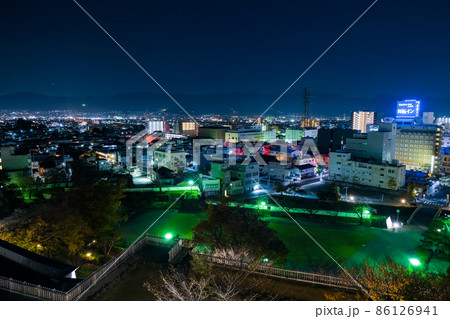 山梨県甲府市 甲府城跡から眺める甲府市の夜景 山梨県甲府市 甲府城跡から眺める甲府市の夜景 86126941