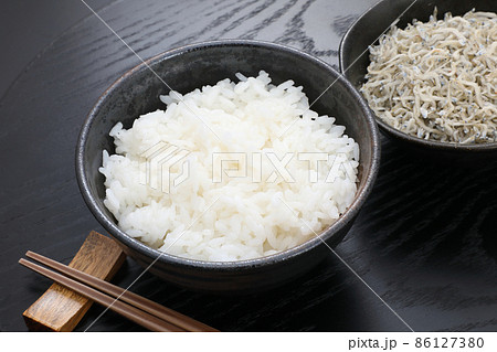 ご飯とちりめんじゃこ ご飯とちりめんじゃこ 86127380