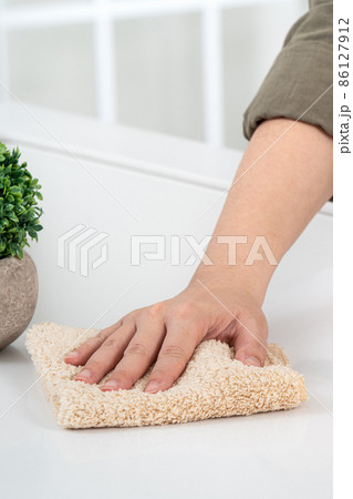 拭く 拭う ぬぐう 86127912
