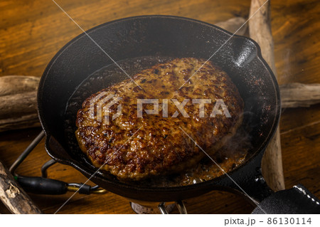 ハンバーグ Hamburger steak to cook at home ハンバーグ Hamburger steak to cook at home 86130114