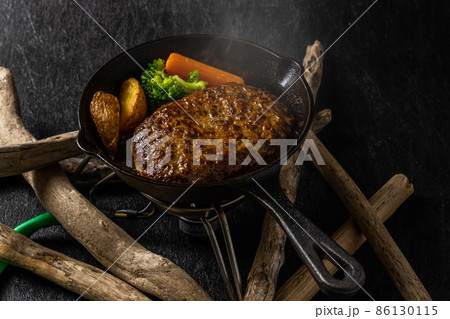 ハンバーグ Hamburger steak to cook at home 86130115
