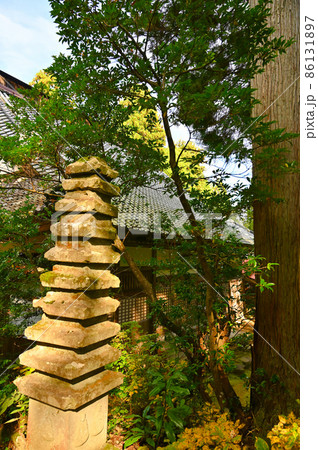 吉峰寺 法堂と石塔 永平寺町 吉峰寺 法堂と石塔 永平寺町 86131897