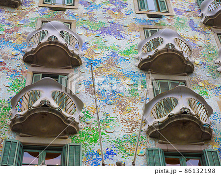 バルセロナのガウディ建築　カサ・バトリョ 86132198