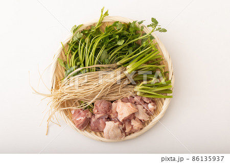 《宮城県》仙台せり鍋　(秋田県湯沢市産三関セリ) 86135937