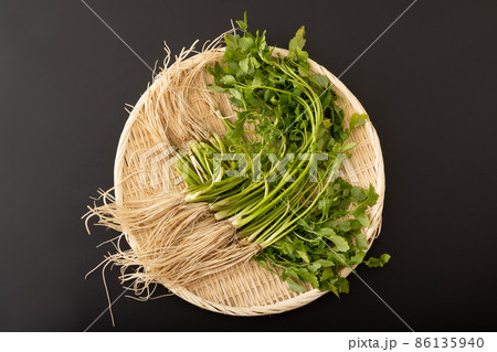 《秋田県・湯沢市産》三関セリ 86135940