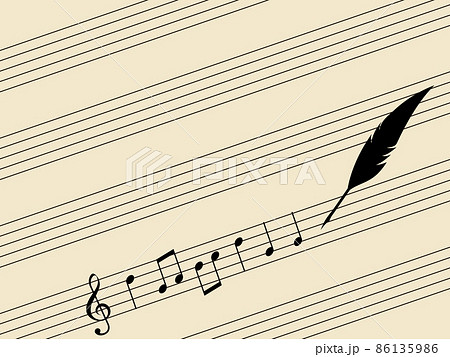 ペンで手書き作曲中の五線譜ノートと音符 86135986