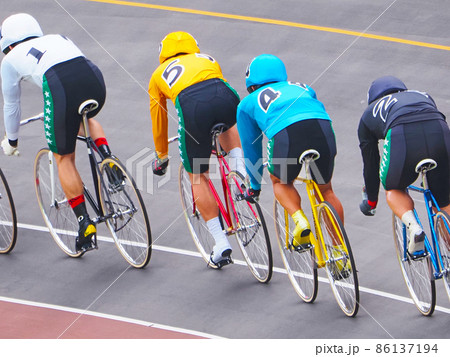 自転車競技のアップ 86137194