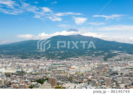 静岡県沼津市 香貫山公園からの富士山と沼津の街並み 静岡県沼津市 香貫山公園からの富士山と沼津の街並み 86140749
