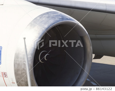 航空機 ジェットエンジン 86143122
