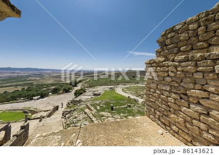 チュニジア ドゥッガ遺跡 / Roman Ruins of Dougga, Tunisia 86143621