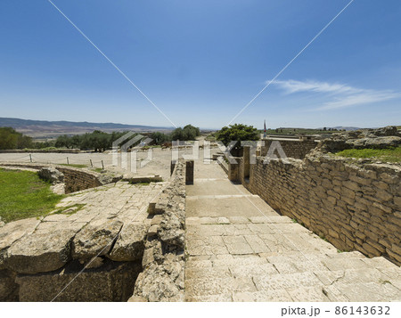 チュニジア ドゥッガ遺跡 / Roman Ruins of Dougga, Tunisia 86143632