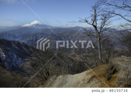 西丹沢山地から冬の富士山【檜洞丸】石棚山稜から 86150716