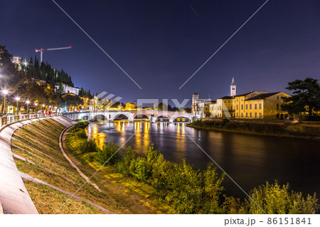 Bridge in Verona, Italy, 86151841