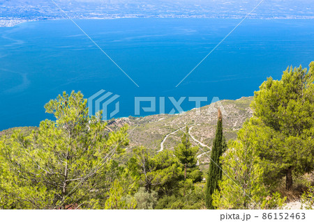 Panoramic view of Loutraki, Greece 86152463