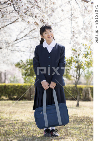 新中学生　小学校卒業　入学イメージ 86153071