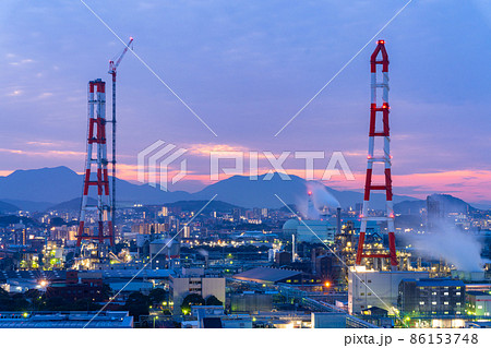 《福岡県》北九州の工場夜景（太陽インキ製造方面）黒崎城跡より撮影 86153748