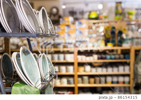 Ceramic plates for sale in home furnishings store 86154315