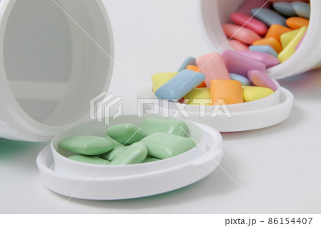 ガム, 噛む, おやつ, お菓子, 食べ物, チューイングガム, 容器, プラスティック容器 86154407