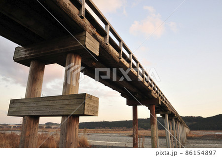 世界一長い木造歩道橋_蓬莱橋 86154897